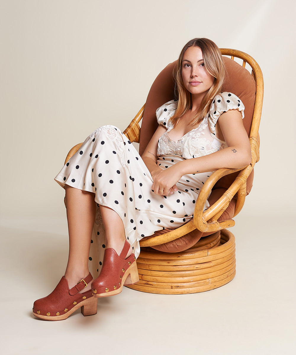 Charlotte Stone - Hari - Feature
