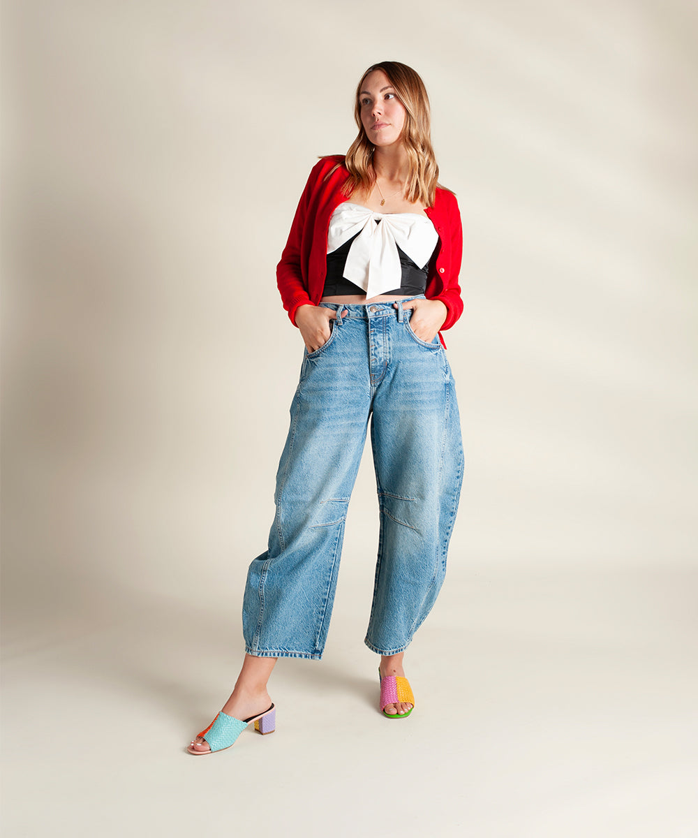 Charlotte Stone - Lenu - Feature